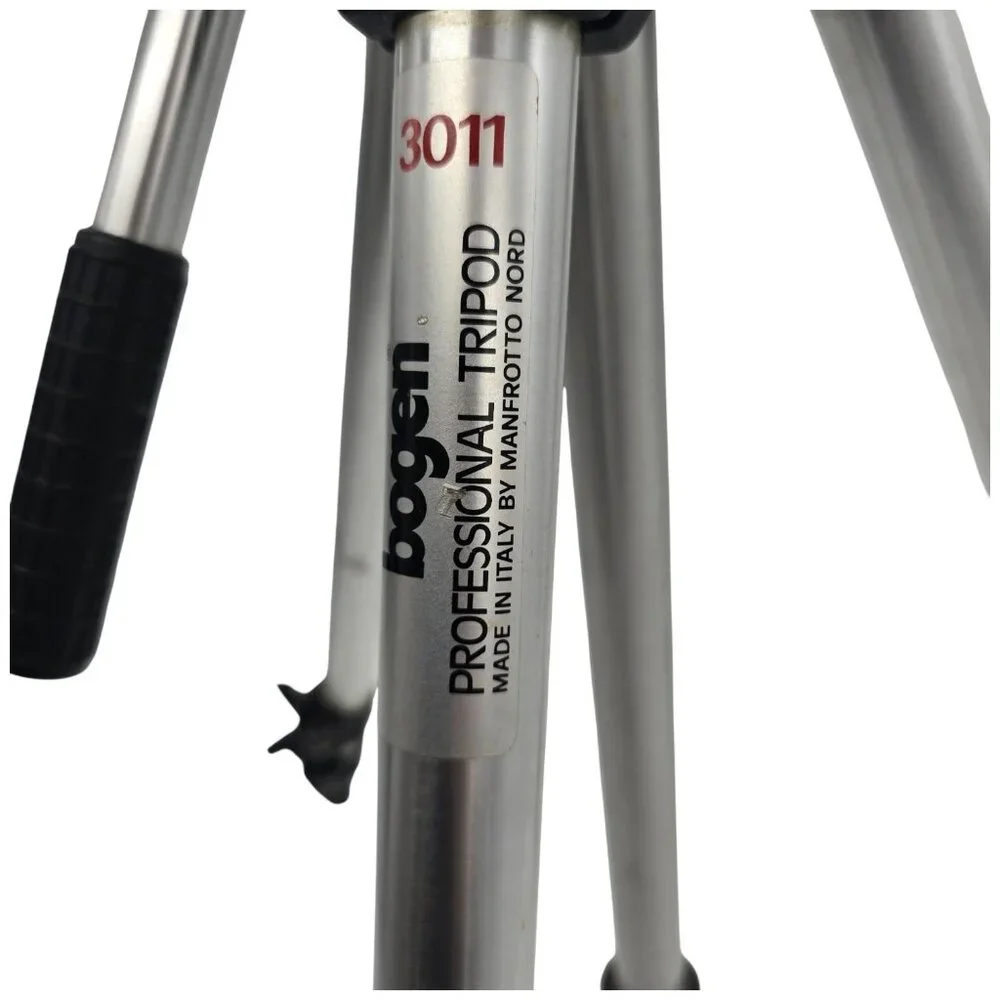 Bogen 3011 Professional Camera Tripod w/ 3063 Pan Tilt Fluid Head Made in Italy